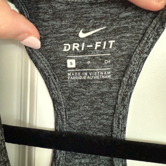 Nike Tank Top - Picture 3 of 3